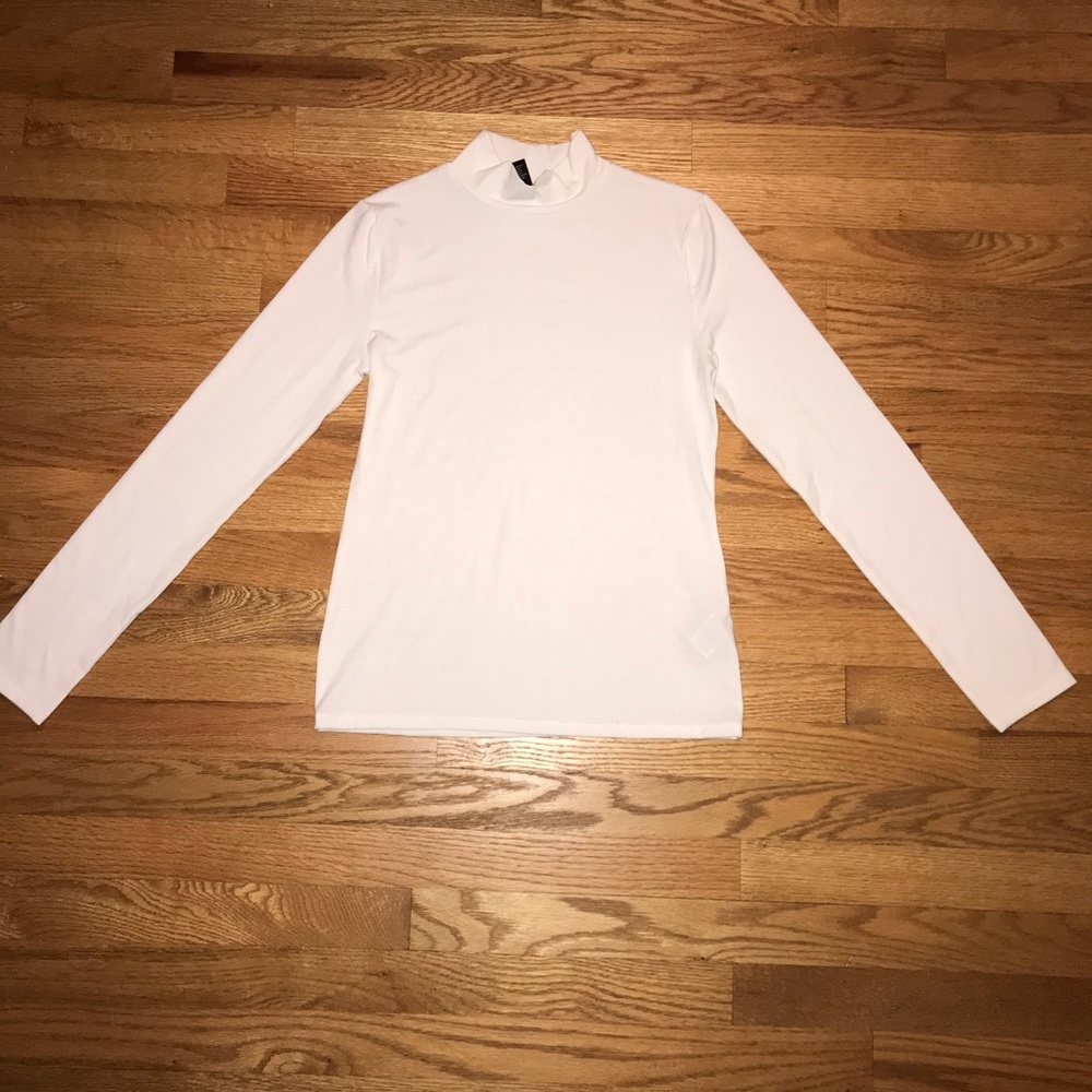 Top - Picture 2 of 2